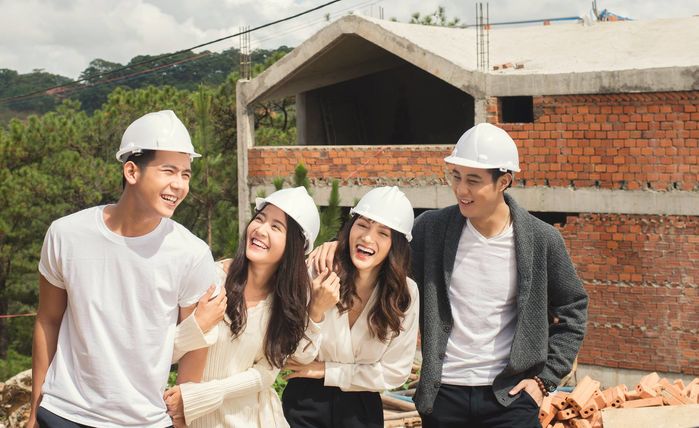 Fan cày view ngày đêm cho MV Hương Giang bị cuỗm mất chồng