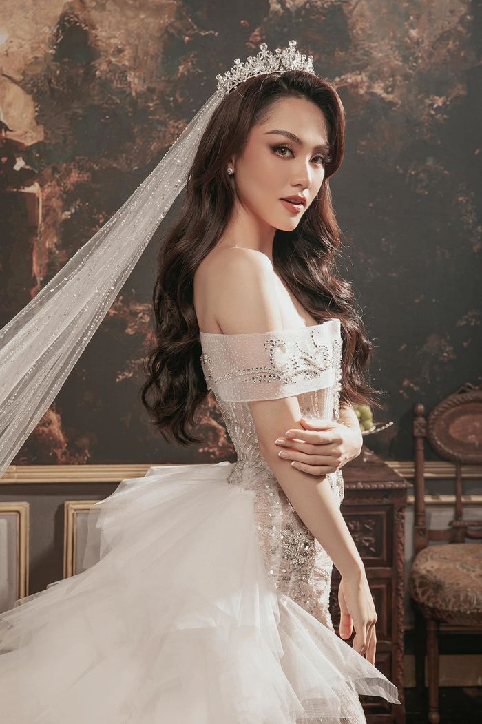 Khi các nàng hậu Việt diện váy cưới: Top 3 Miss World Vietnam lộng lẫy