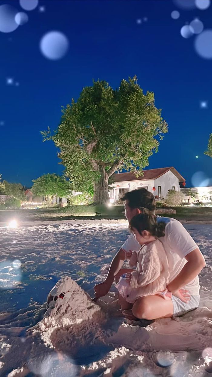 Khung hình gia đình Trường Giang gây sốt: Bé Destiny chiếm spotlight