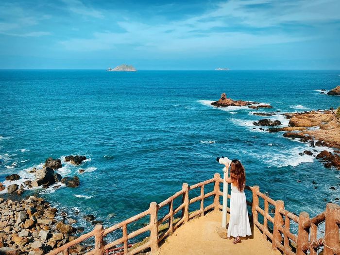 Làm sao để đi du lịch một mình an toàn: Kiểm tra khóa phòng thật kỹ