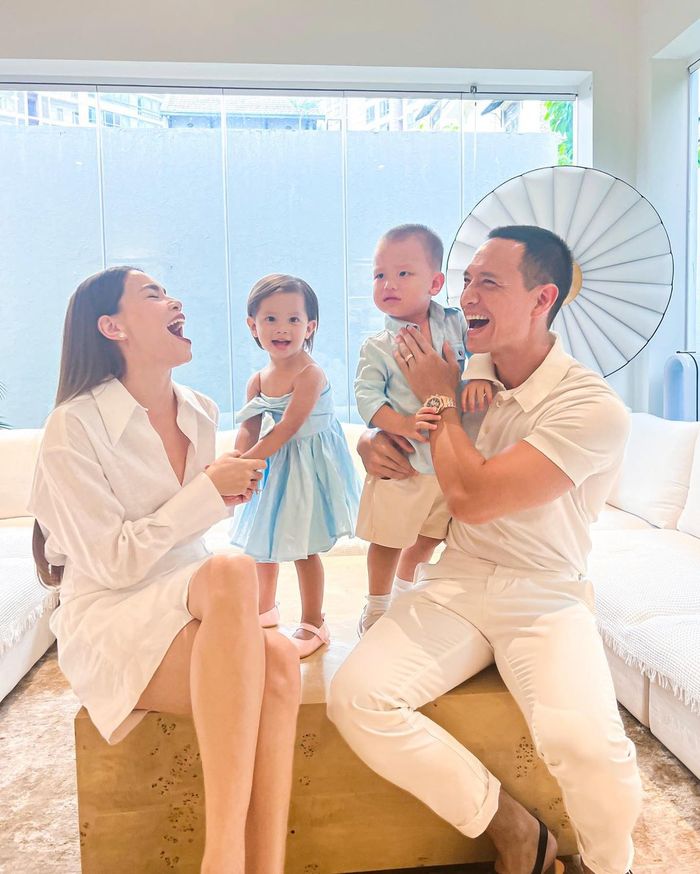 Lisa rõ xinh: Nhìn góc nào cũng đúng chuẩn bản sao nữ hoàng giải trí