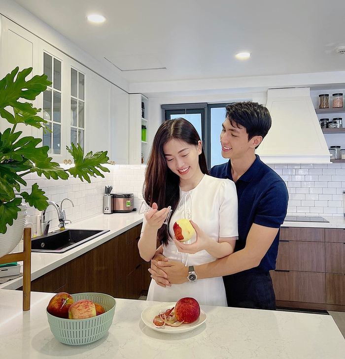 Lương Thùy Linh xác nhận Đỗ Mỹ Linh lên xe hoa còn là phù dâu cho chị