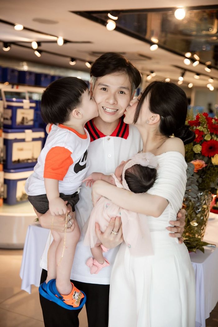 Mâm cúng đầy tháng của các rich kid Việt vô cùng hoành tráng
