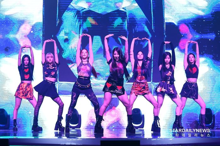 Màn comeback bất ổn của NMIXX: Bị tố copy từ teaser, nhạc lại khó ngấm