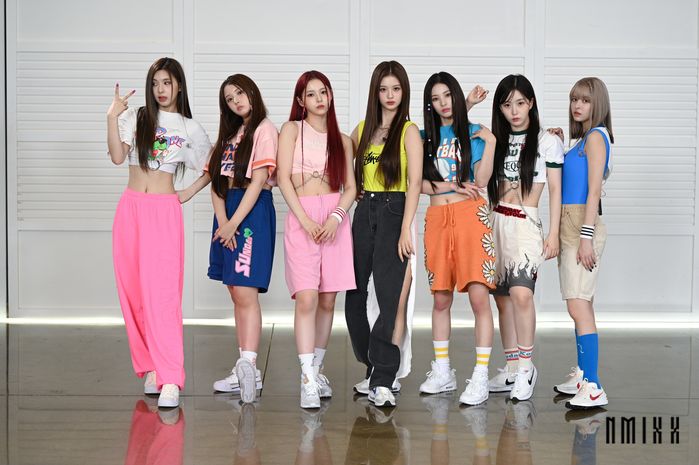 Màn comeback bất ổn của NMIXX: Bị tố copy từ teaser, nhạc lại khó ngấm