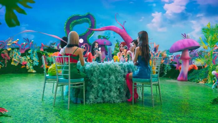 Màn comeback bất ổn của NMIXX: Bị tố copy từ teaser, nhạc lại khó ngấm