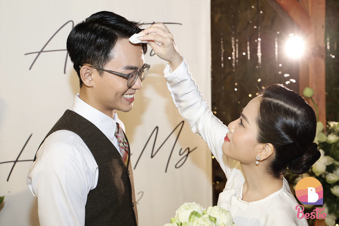 Minh Dự nhắn nhủ hài hước khi thấy vợ chồng Anh Tú hôn nhau ở đám cưới