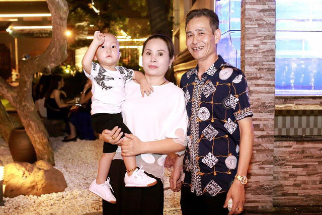 Nhan sắc của mẹ vợ sao Việt: Mẹ vợ Mạc Văn Khoa vừa trẻ lại sang