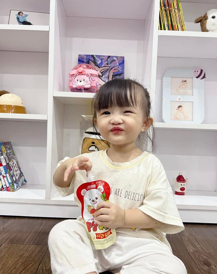 Nhóc tỳ sao Việt là chúa biểu cảm: Cici đi chơi không quên tấu hài