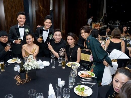Những đám cưới LGBT hạnh phúc nhất Vbiz: Phương Uyên tổ chức ở Mỹ