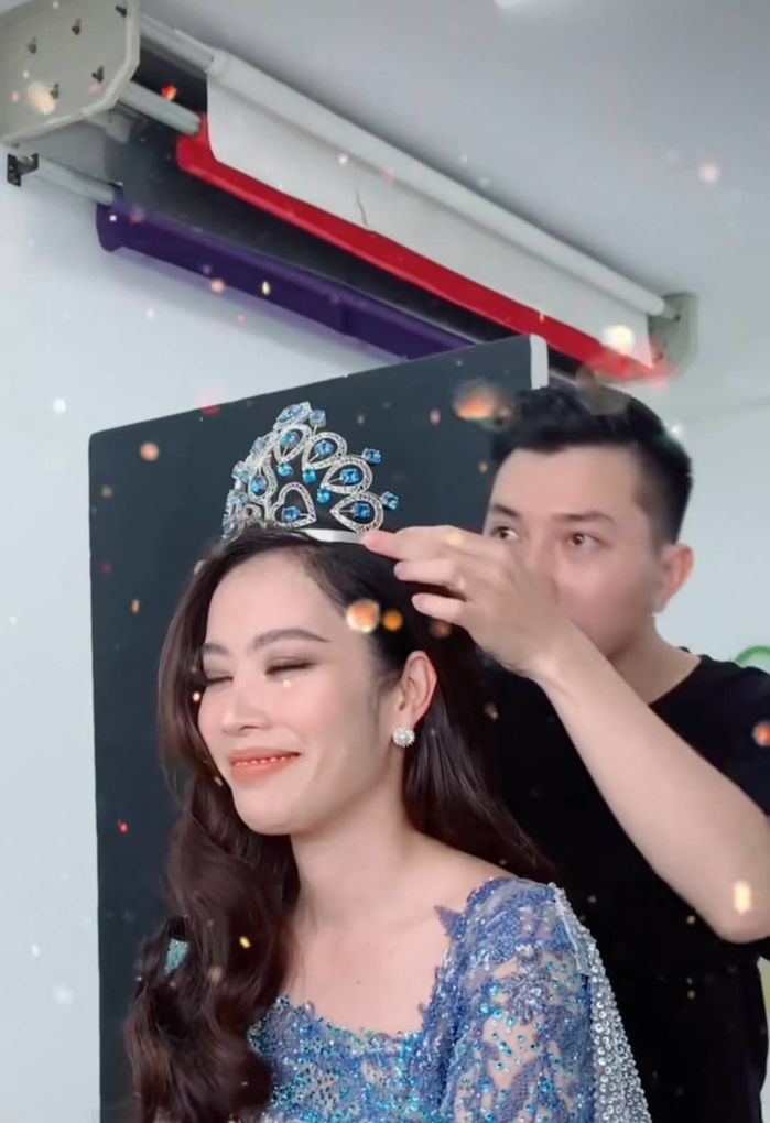 Những lần yếu mềm của Nam Em: Rơi lệ tạm biệt vương miện thanh xuân