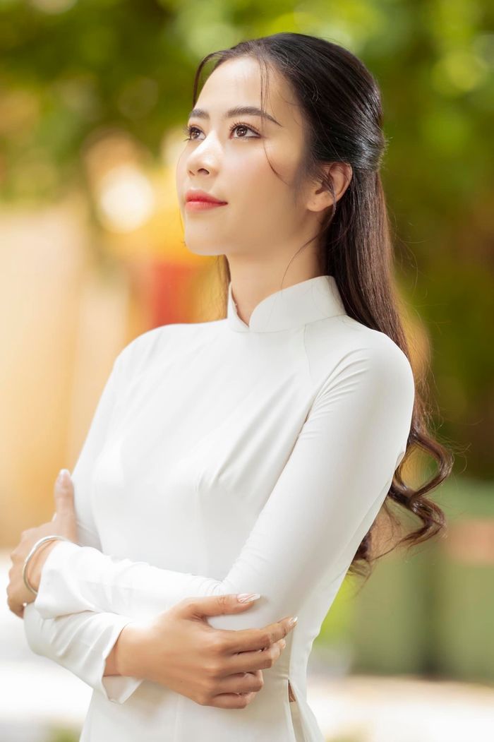 Những lần yếu mềm của Nam Em: Rơi lệ tạm biệt vương miện thanh xuân