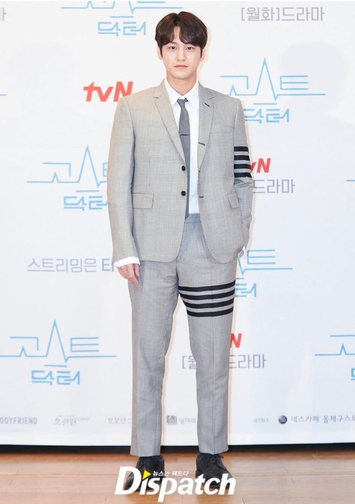 Sao châu Á dũng cảm chiến thắng bạo bệnh: Kim Woo Bin như có phép màu