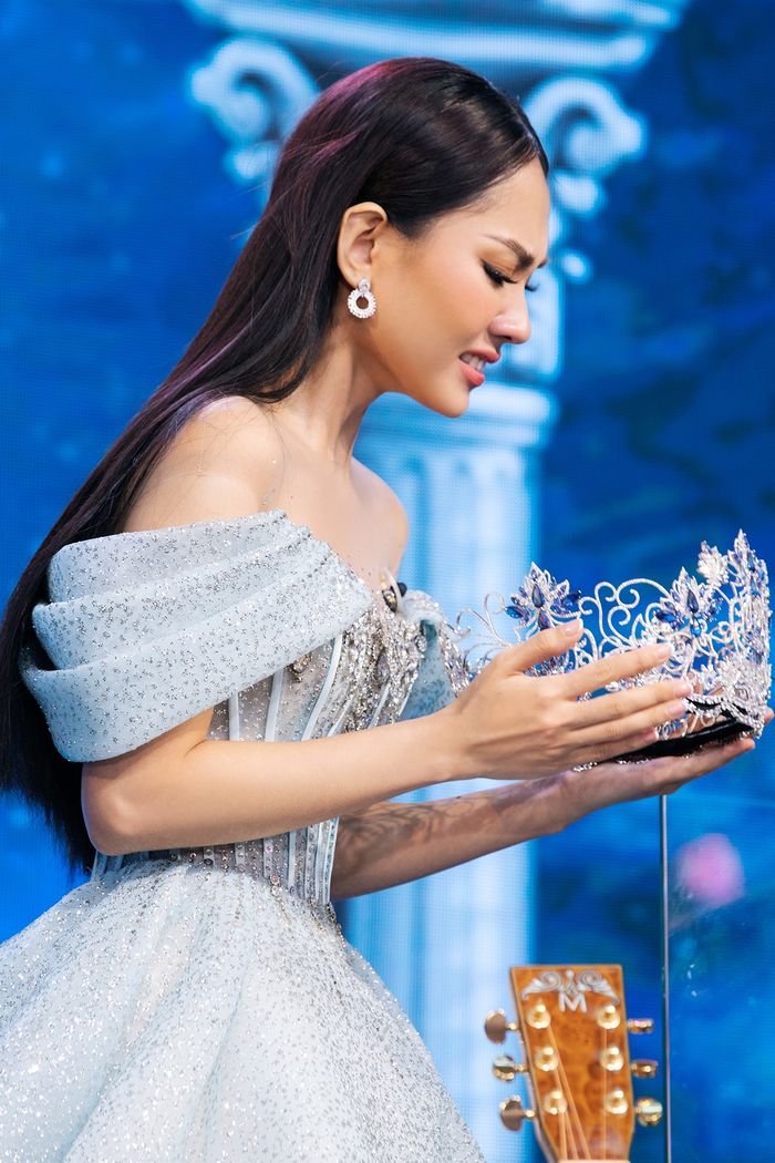 Phản ứng của Hoa hậu Mai Phương trước nghi vấn dàn xếp buổi đấu giá