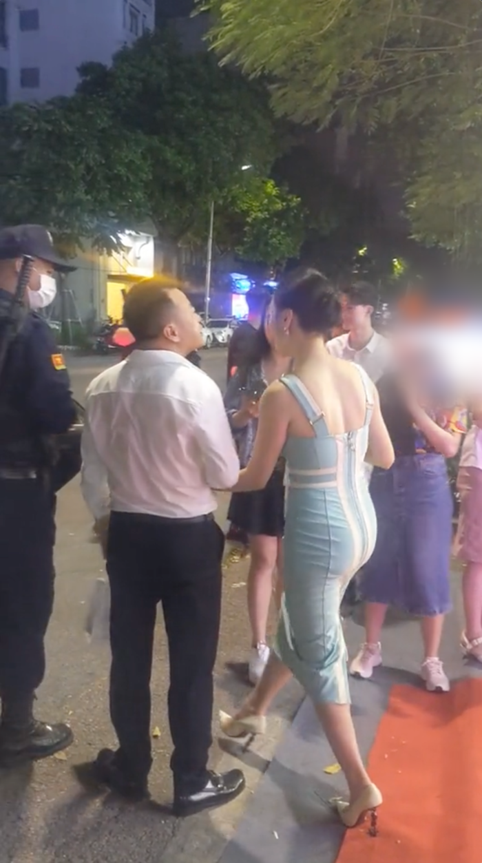 Phương Oanh được Shark Bình chăm sóc, tháp tùng mọi sự kiện
