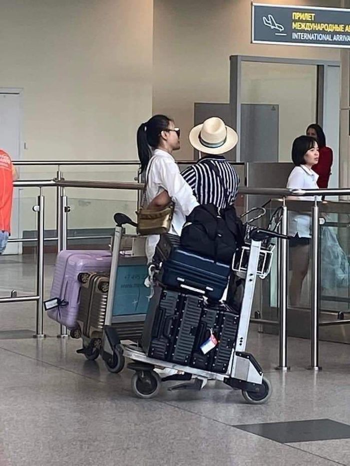 Phương Oanh được Shark Bình chăm sóc, tháp tùng mọi sự kiện