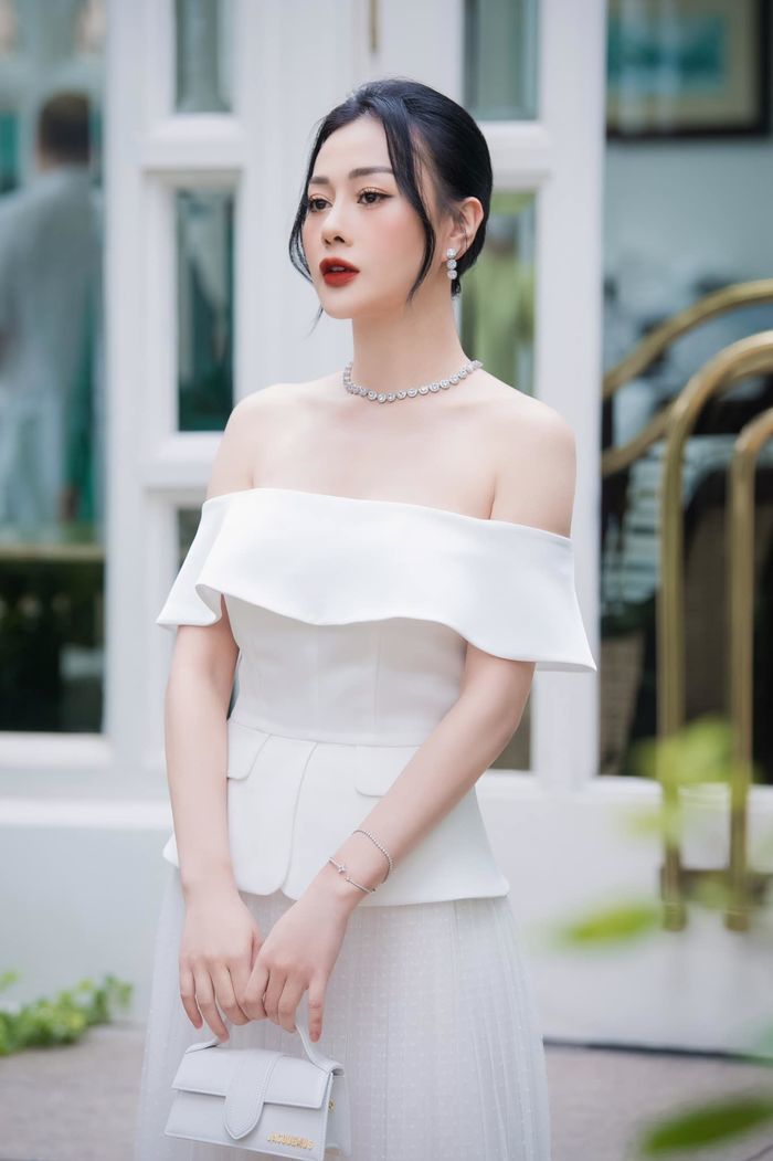 Phương Oanh thư thả cùng Shark Bình trên sân golf sau công khai hẹn hò