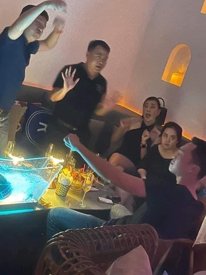 Phương Oanh thư thả cùng Shark Bình trên sân golf sau công khai hẹn hò