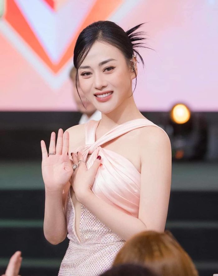 Phương Oanh tố vợ Shark Bình: Chị ta không xứng đáng để tôi im lặng