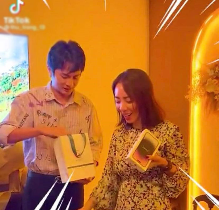 Quà sinh nhật sao Việt tặng đồng nghiệp: Trấn Thành khiến Thu Minh sốc