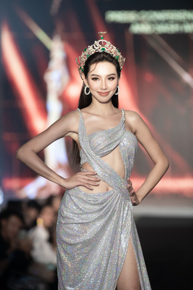Quỹ từ thiện của bà trùm Hoa hậu ủng hộ bà con miền Trung 500 triệu