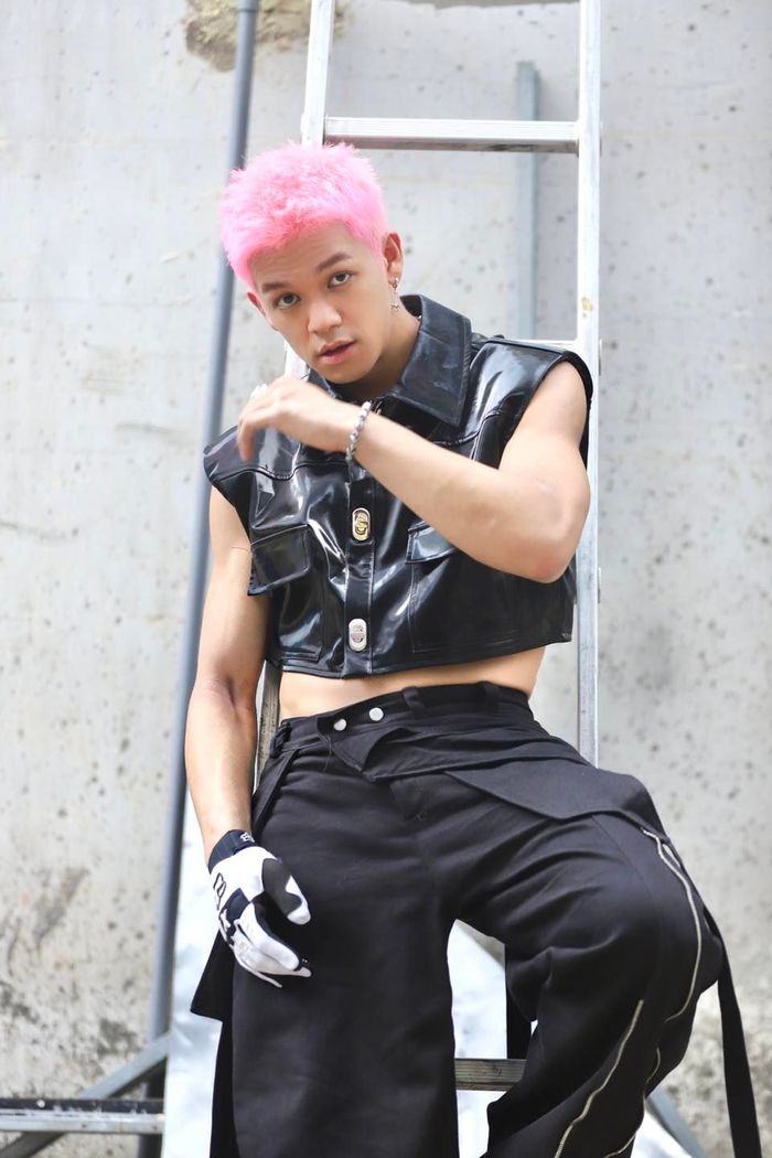 Sao nam Vbiz đua nhau mặc croptop: Trọng Hiếu ngon hơn cả sầu riêng