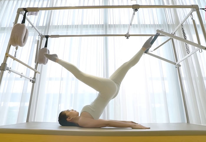 Sao Việt độ dáng với bộ môn Pilates: 1 giờ học có giá 1,5 triệu đồng