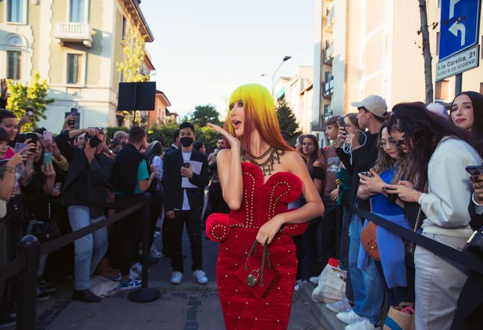 Sao Việt dự Milan Fashion Week: Châu Bùi ngồi hẳn vị trí front-row 