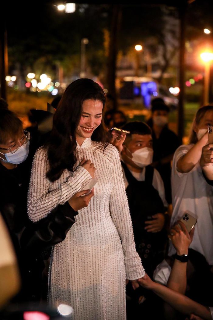 Sao Việt trở lại sân khấu sau ồn ào: Hiền Hồ xác nhận sống lại rồi