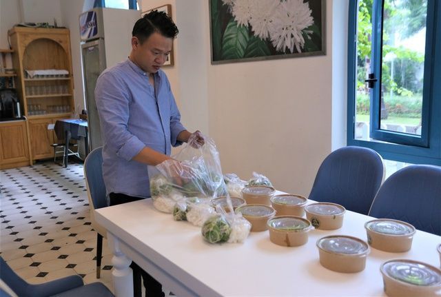 Siêu bão Noru làm du khách mắc kẹt tại miền Trung