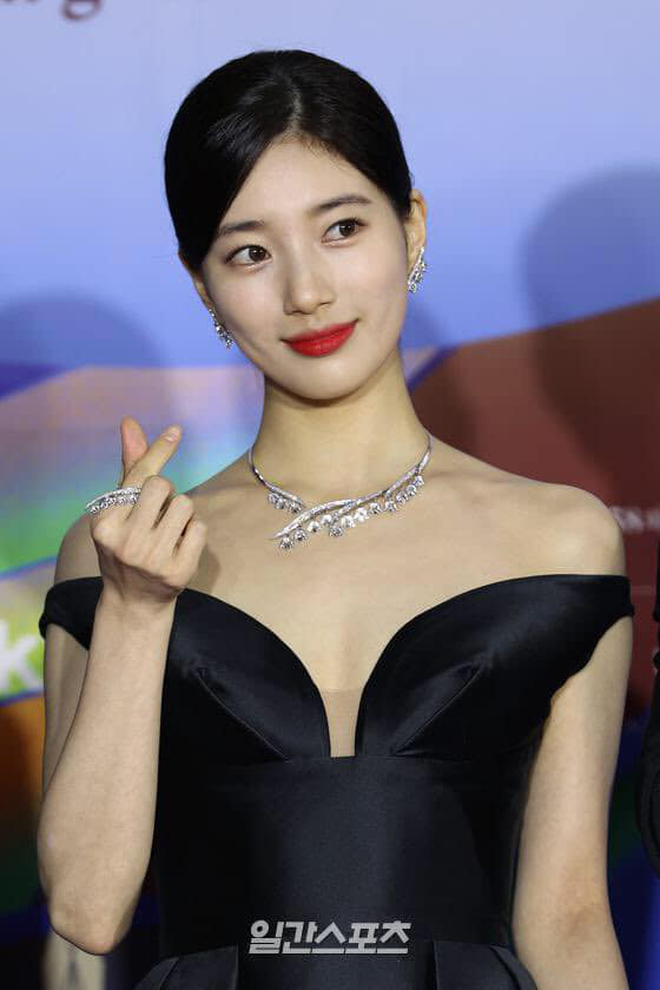 So kè sao Hàn chung khung hình: Lee Min Ho - Song Hye Kyo gây náo loạn
