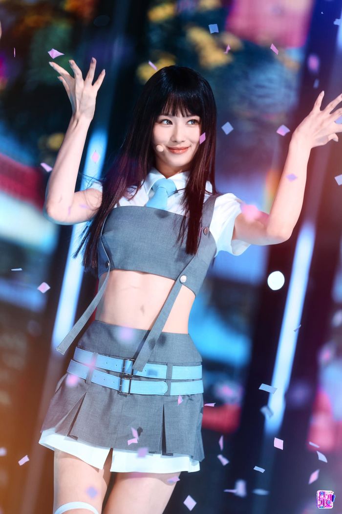 Sự cố cười ra nước mắt của idol khi diễn: Shin Dong rơi cả răng giả