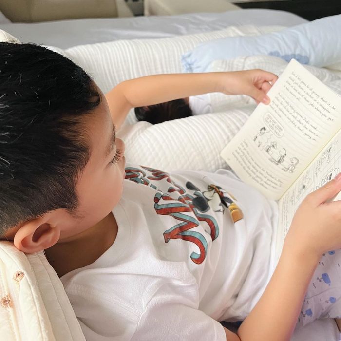Tăng Thanh Hà dạy con quá khéo: Bé nào bé nấy mê đọc sách từ nhỏ