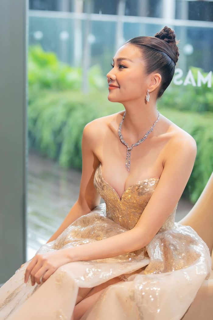 Thanh Hằng đi lên từ ngôi vị Hoa hậu: Xứng danh chị đại sau 20 năm