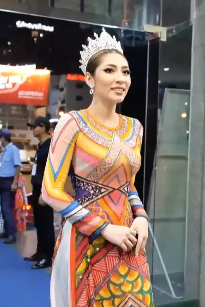 Thật như đùa: Đặng Thu Thảo từng trả vương miện nay đội đi sự kiện