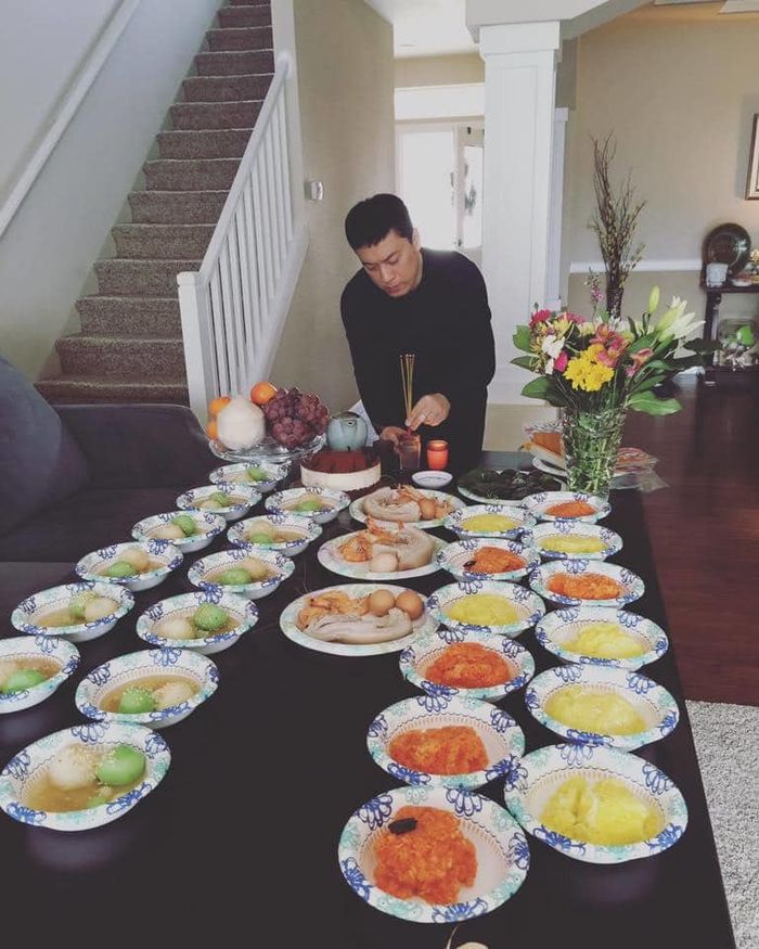 Tiệc đầy tháng của con sao Việt ở Mỹ: Duy Uyên Mắt Ngọc đơn giản