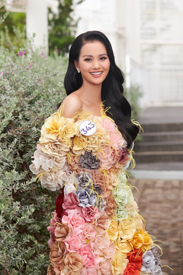 Toàn phần thể hiện của Hương Ly tại London Fashion Week