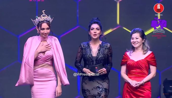 Trước thềm chuyển giao vương miện, Thùy Tiên khoe lưng ong ở Ấn