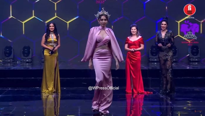 Trước thềm chuyển giao vương miện, Thùy Tiên khoe lưng ong ở Ấn