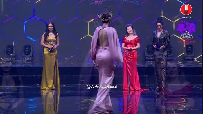 Trước thềm chuyển giao vương miện, Thùy Tiên khoe lưng ong ở Ấn
