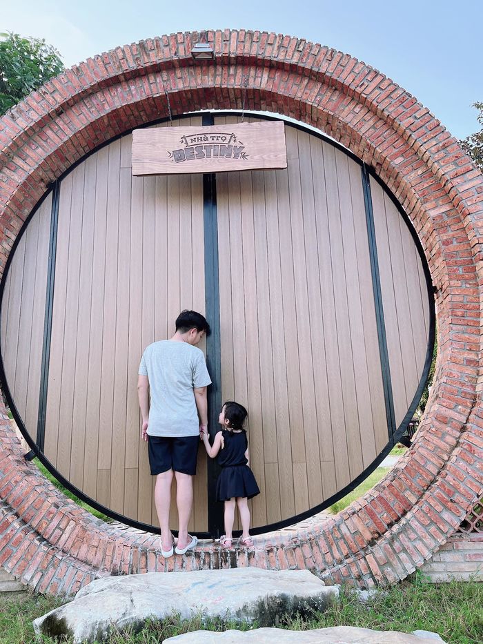 Ái nữ 3 tuổi là bản sao của Trường Giang: Ham học còn siêng vận động