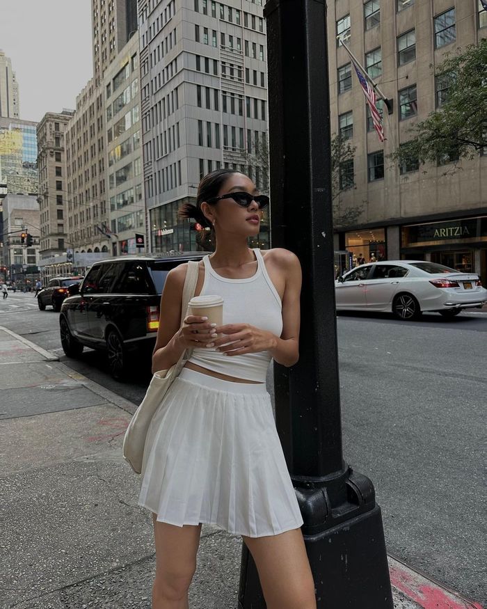 Về nước hậu New York Fashion Week, Á hậu Việt kiều chạy show mệt nghỉ