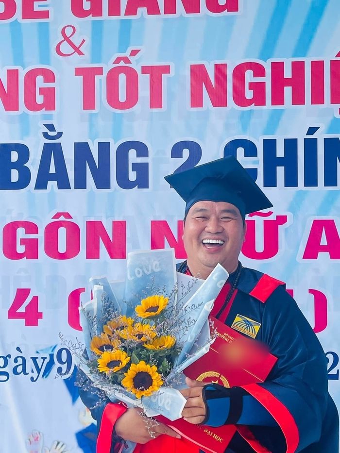 Vừa tốt nghiệp Đại học, Hoàng Mập – Trịnh Kim Chi tiếp tục học Thạc sĩ