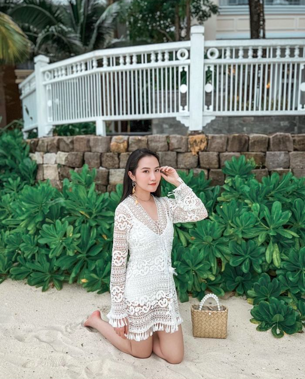 Bà xã Phan Thành thả ảnh khoe dáng sau sinh, thần thái chuẩn