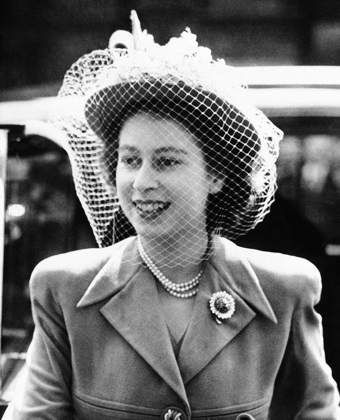 Những con số kỷ lục của cuộc đời Nữ hoàng Anh: Chuyện tình hơn 70 năm