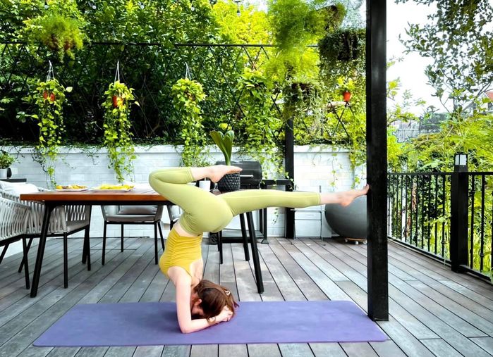Học hỏi Quỳnh Nga cách sở hữu nhan sắc “10 điểm”: Tập “bay” với Yoga
