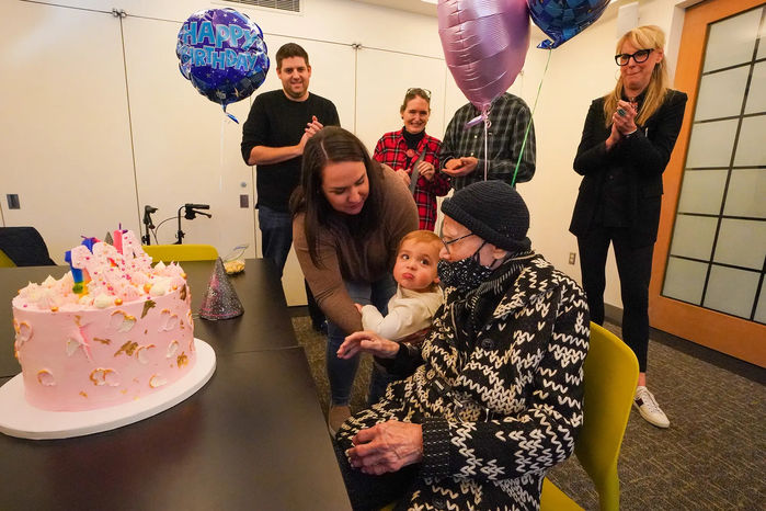 Học bí quyết sống lâu của cụ bà 104 tuổi: Yêu thương mọi người 