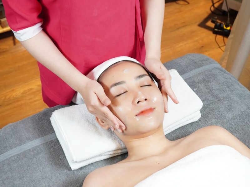 Cách massage mặt chuyên nghiệp và lưu ý khi học massage mặt