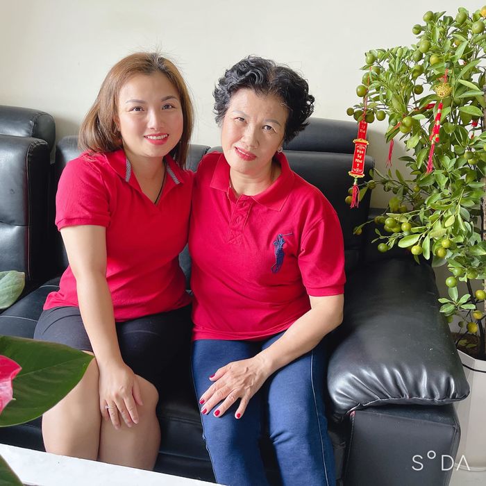 Quỳnh Trần JP mang toàn quà ngon từ Nhật về tặng mẹ: có mẹ là nhất