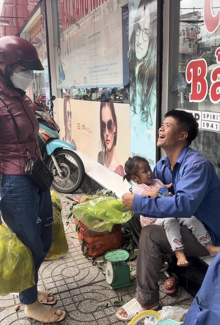 Cô gái Đắk Lắk thích lo chuyện bao đồng: Không cần ai nhớ ơn